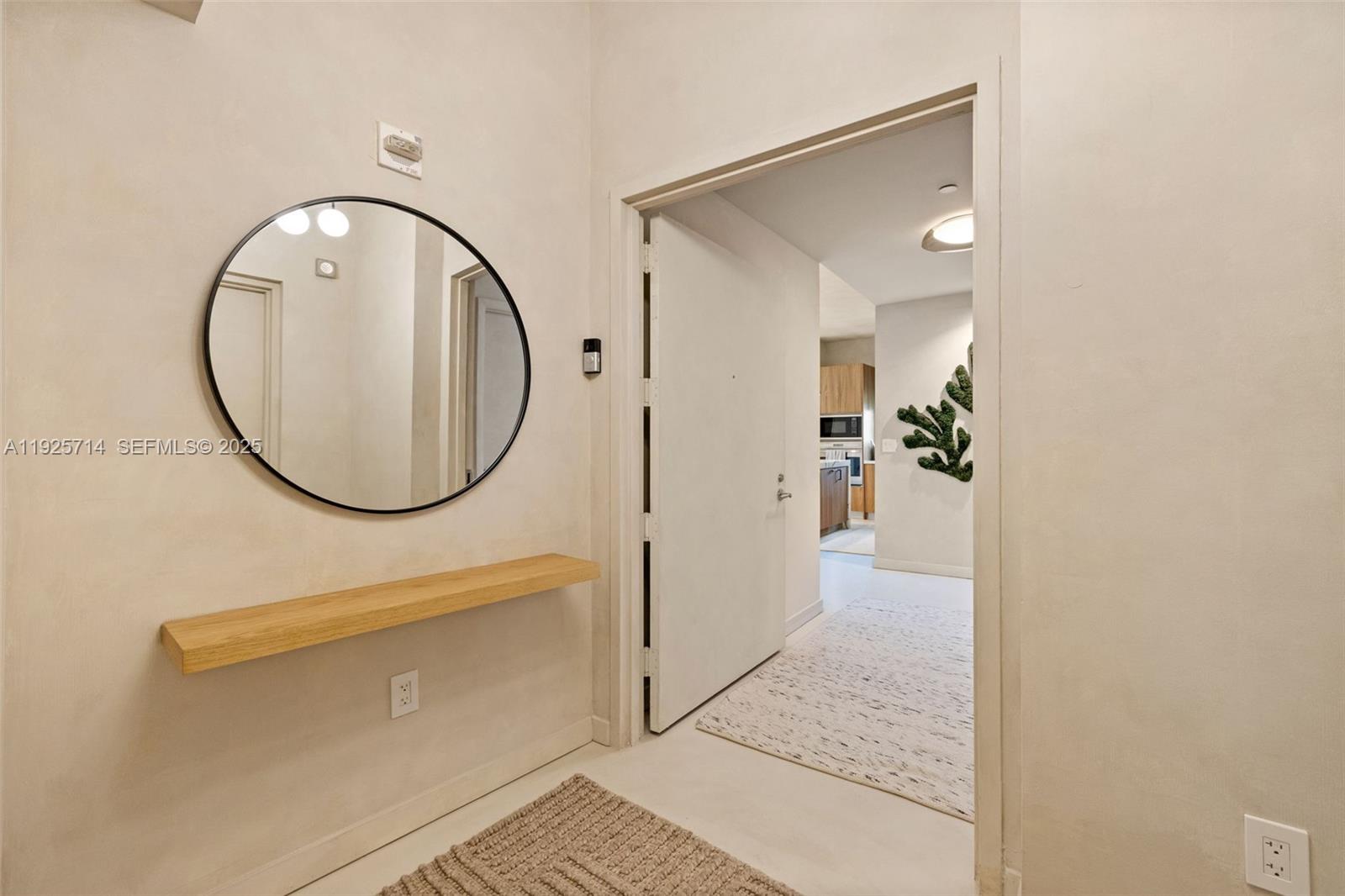 2020 N Bayshore Dr # 810