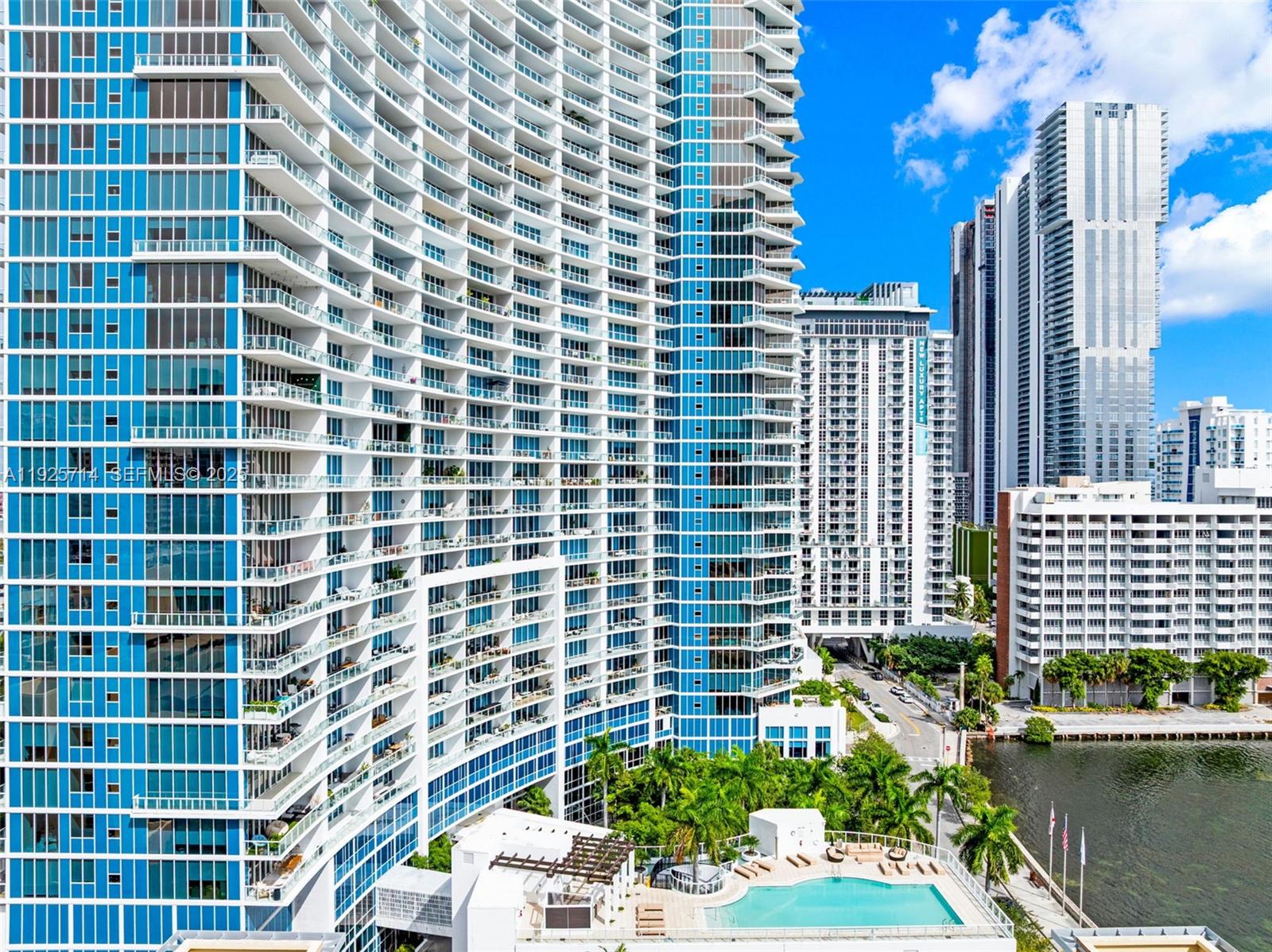 2020 N Bayshore Dr # 810