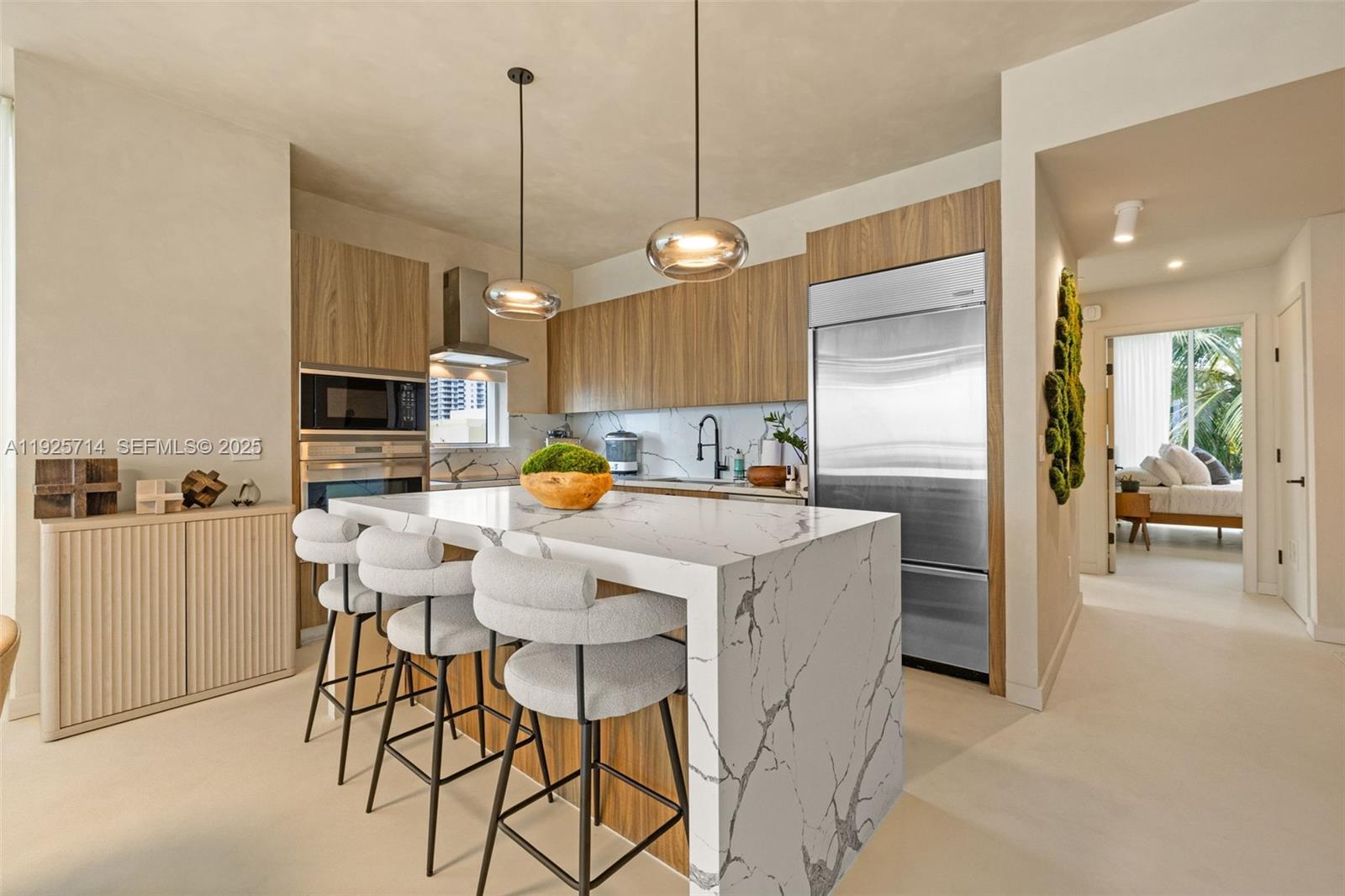 2020 N Bayshore Dr # 810