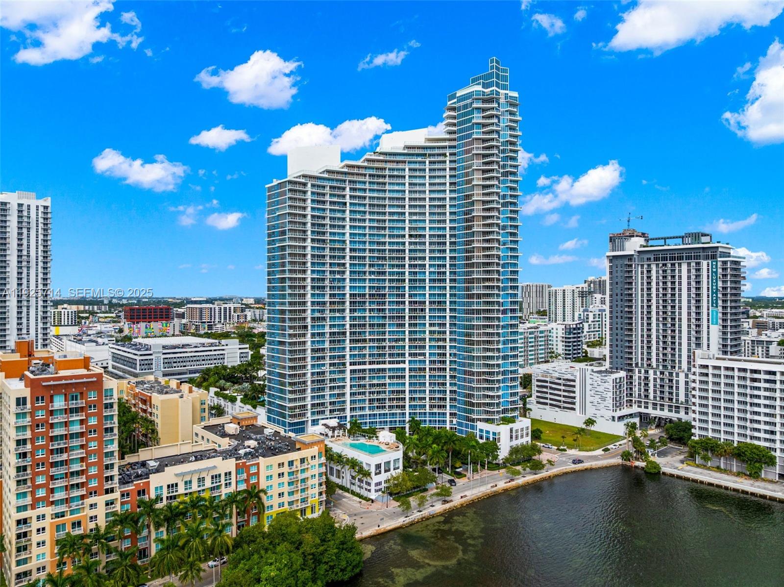 2020 N Bayshore Dr # 810