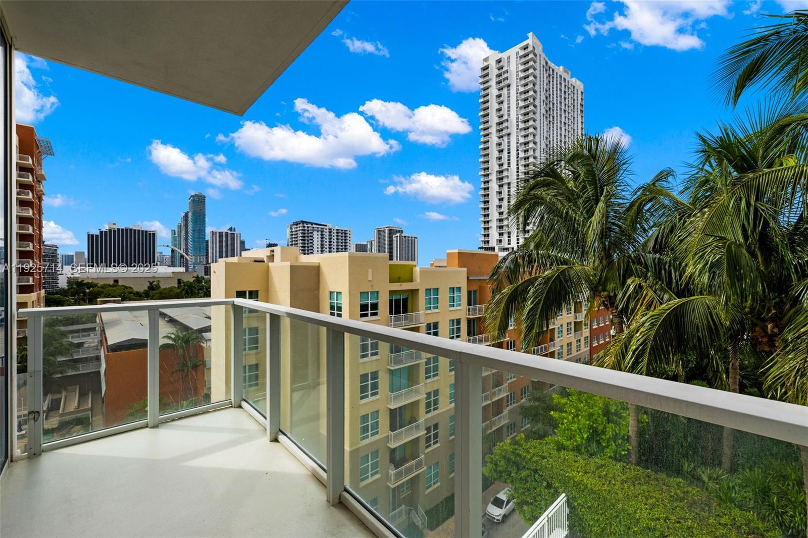 2020 N Bayshore Dr # 810