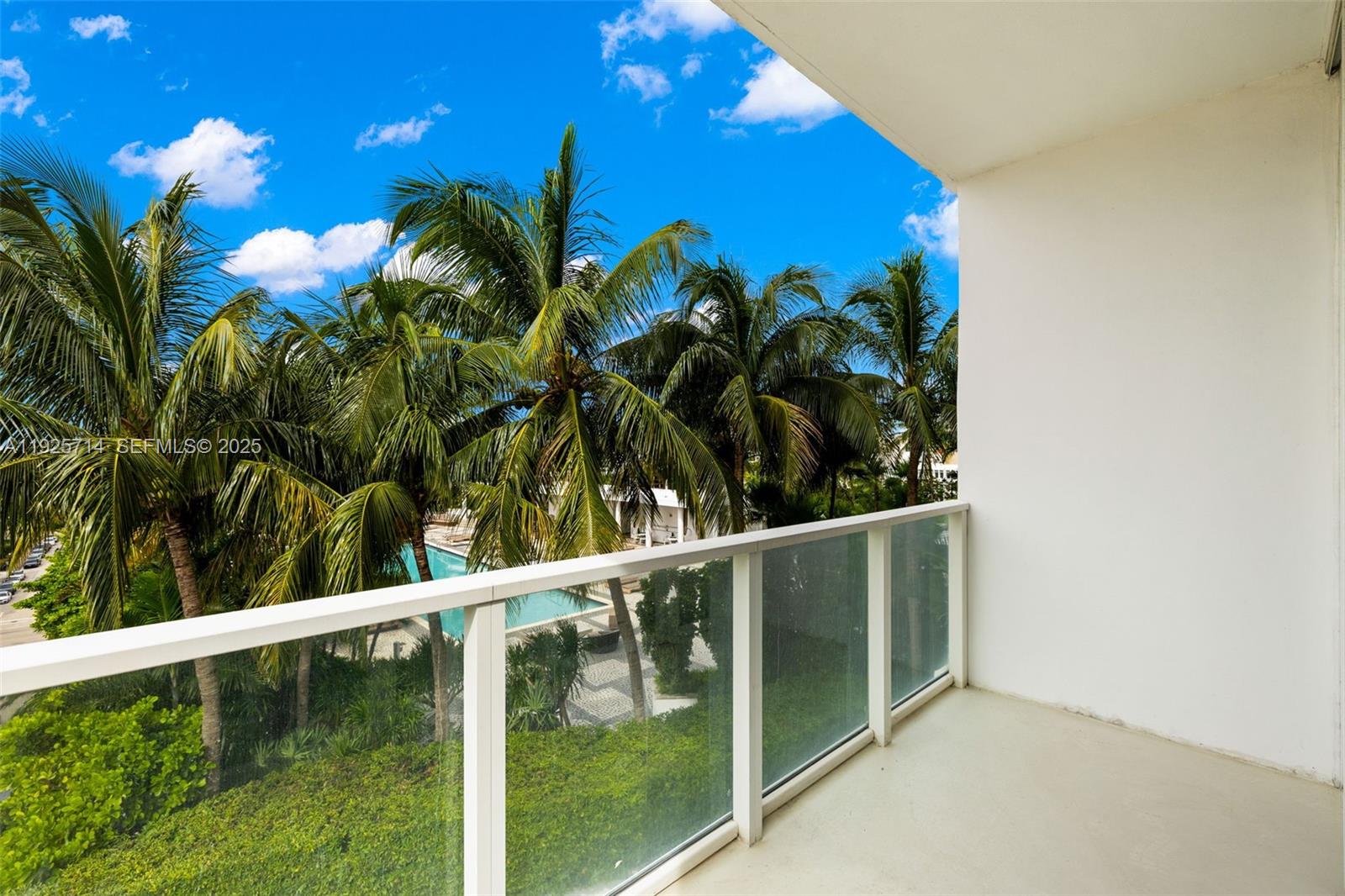 2020 N Bayshore Dr # 810
