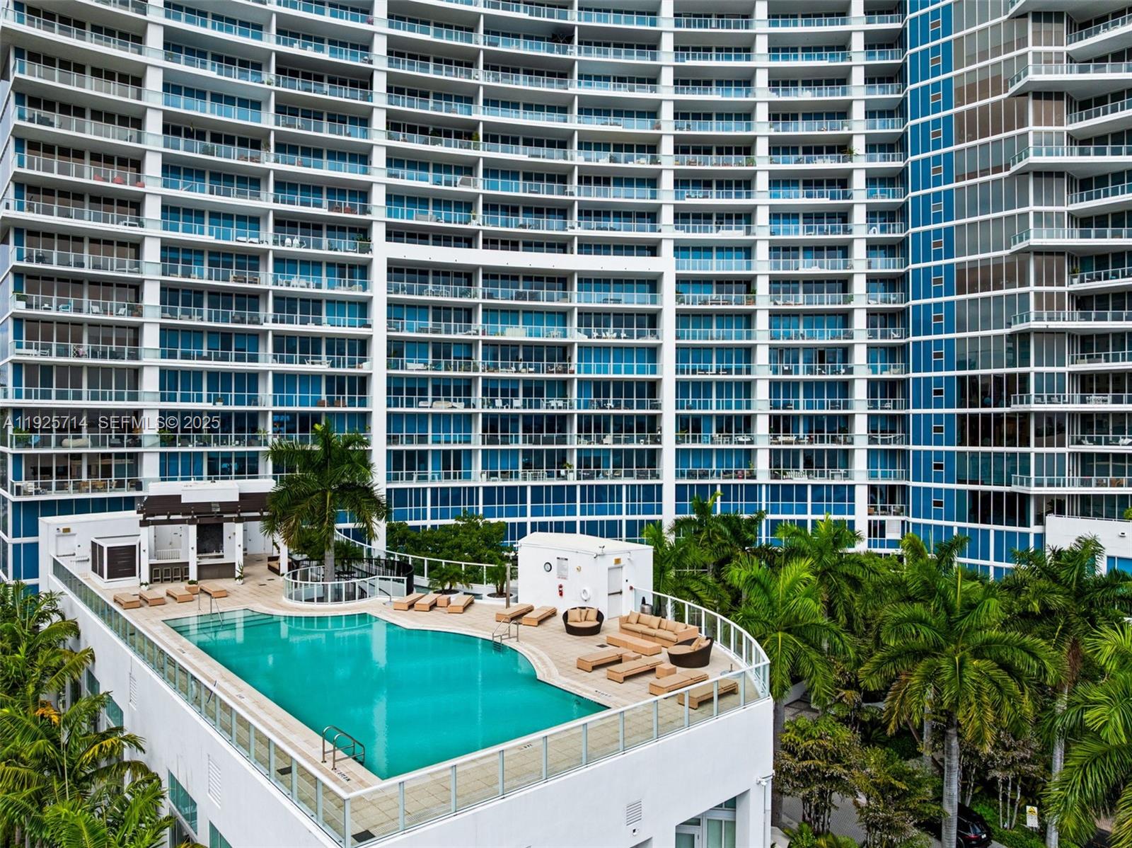 2020 N Bayshore Dr # 810