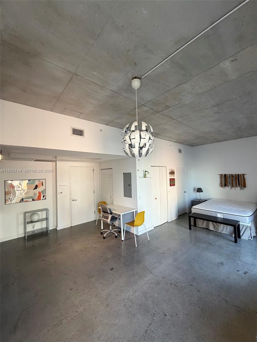 151 SE 1st St # 1004