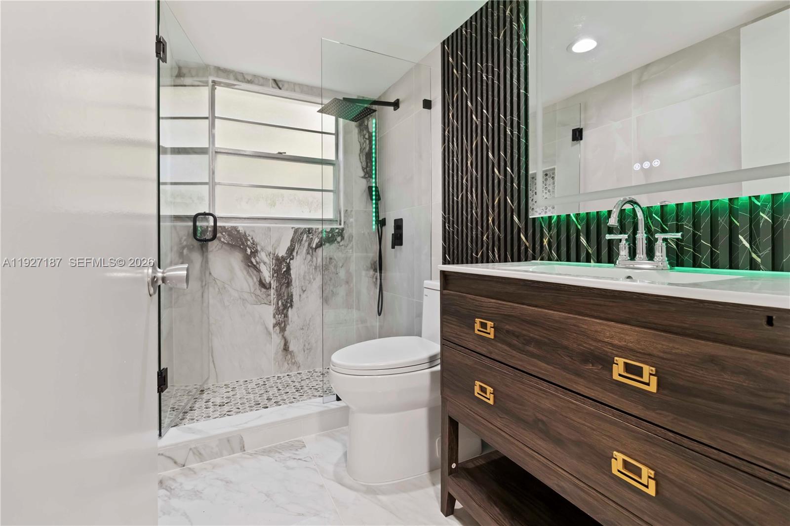 1805 Eleuthera Pt # A2