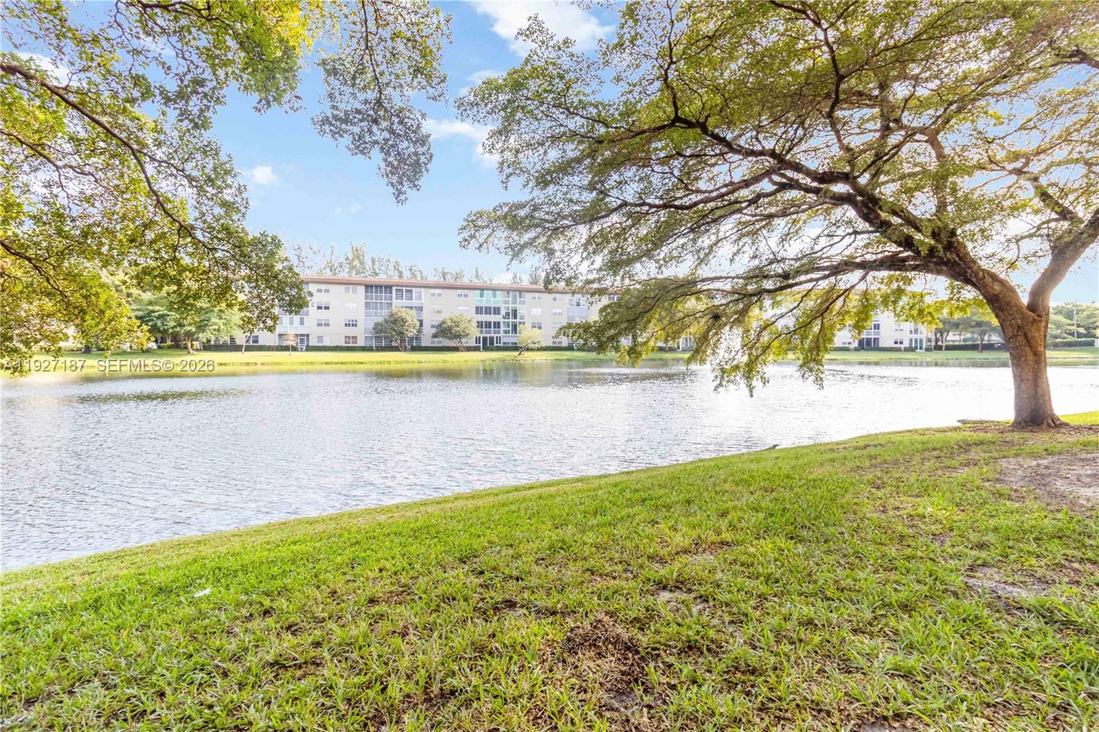 1805 Eleuthera Pt # A2