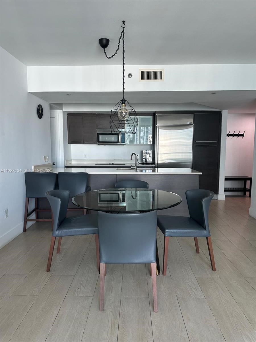 500 Brickell Ave # 2205