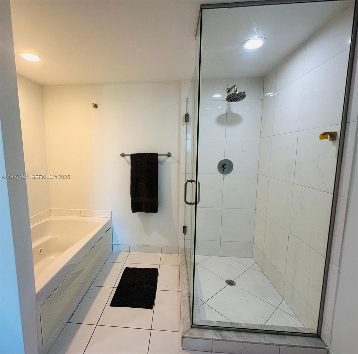 500 Brickell Ave # 2205