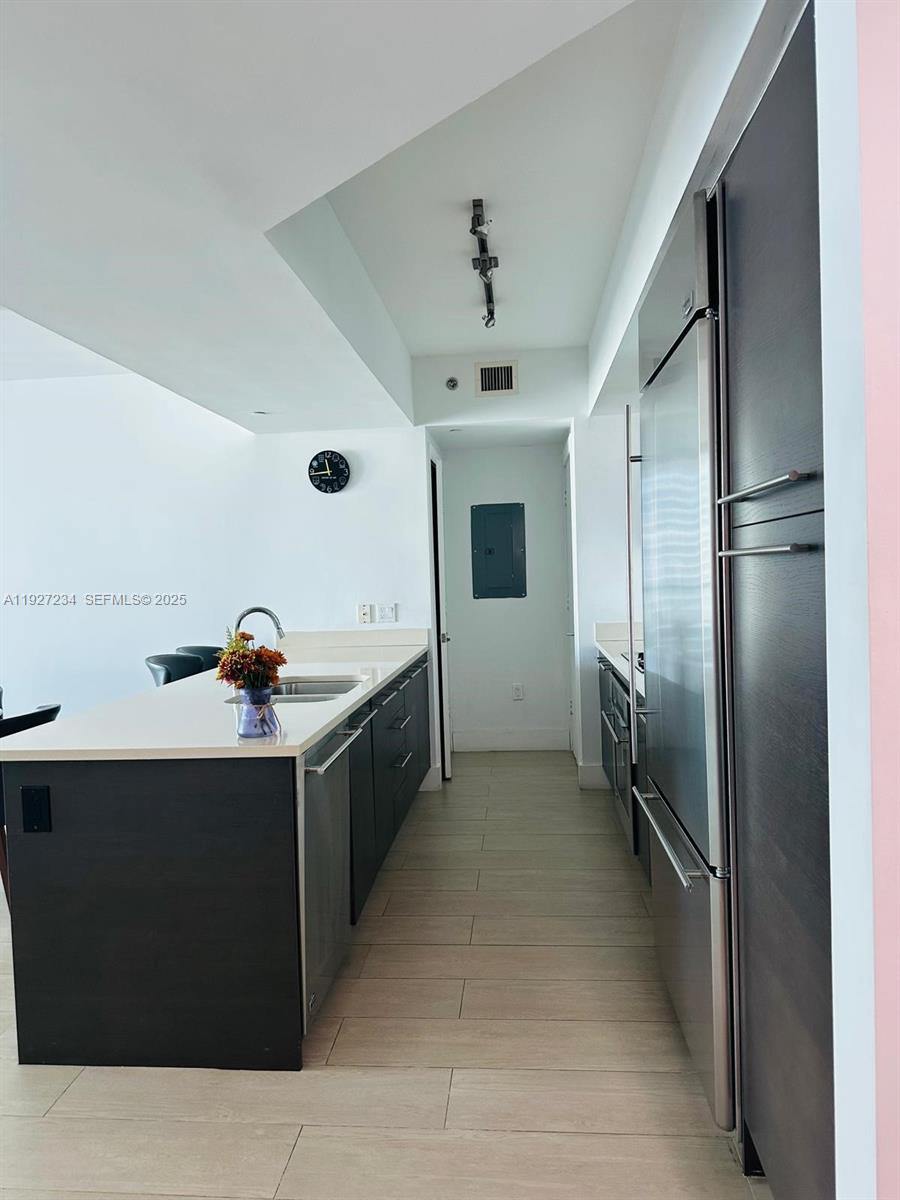 500 Brickell Ave # 2205