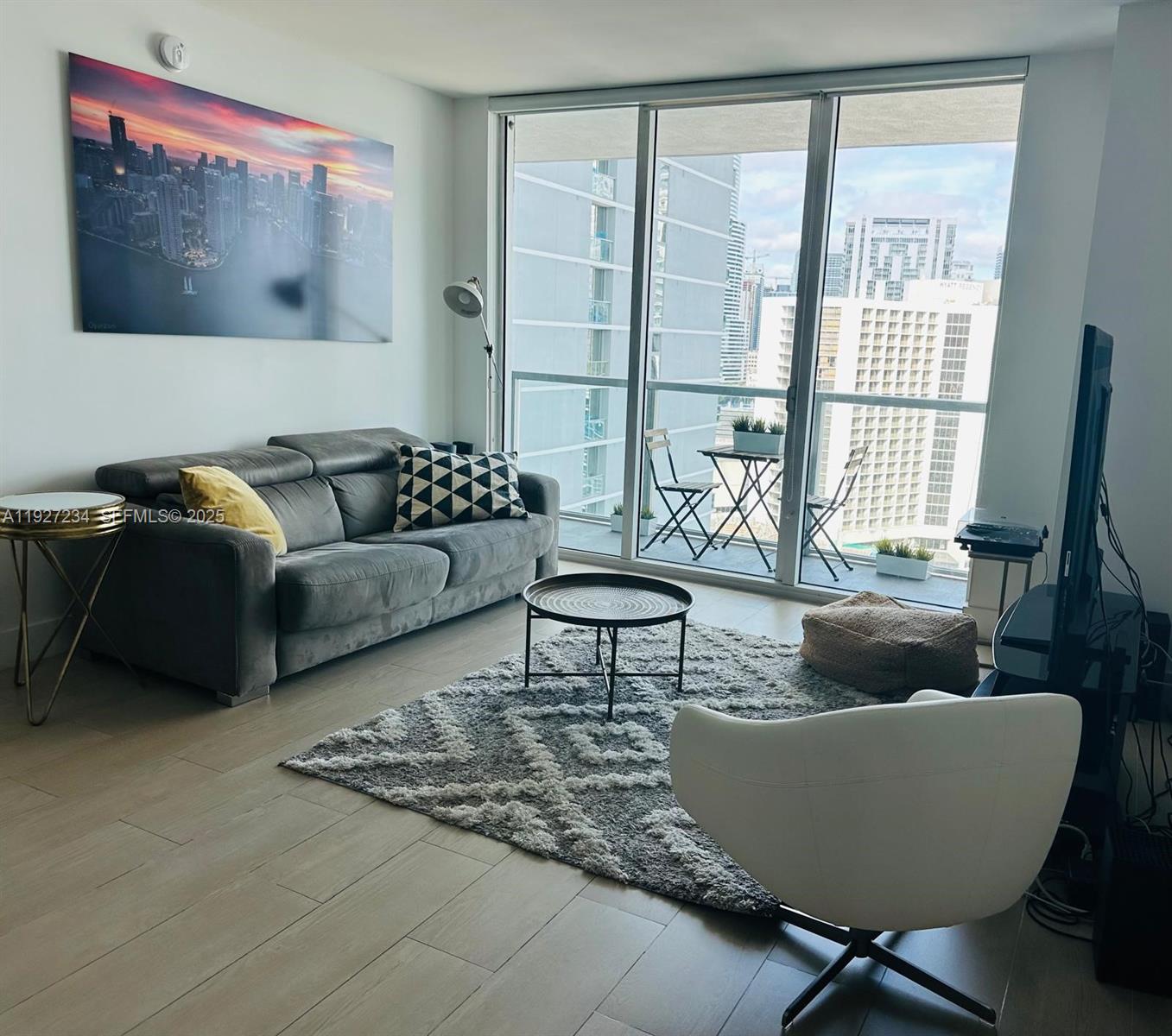 500 Brickell Ave # 2205