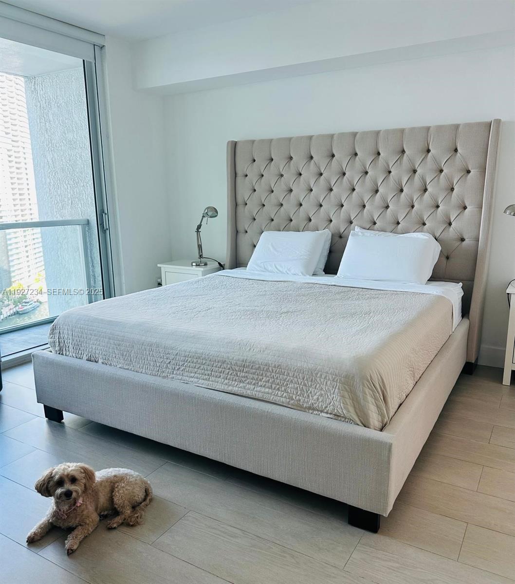 500 Brickell Ave # 2205