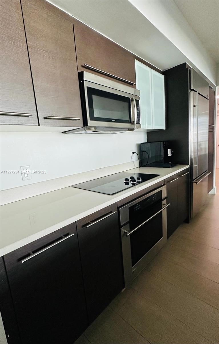 500 Brickell Ave # 2205