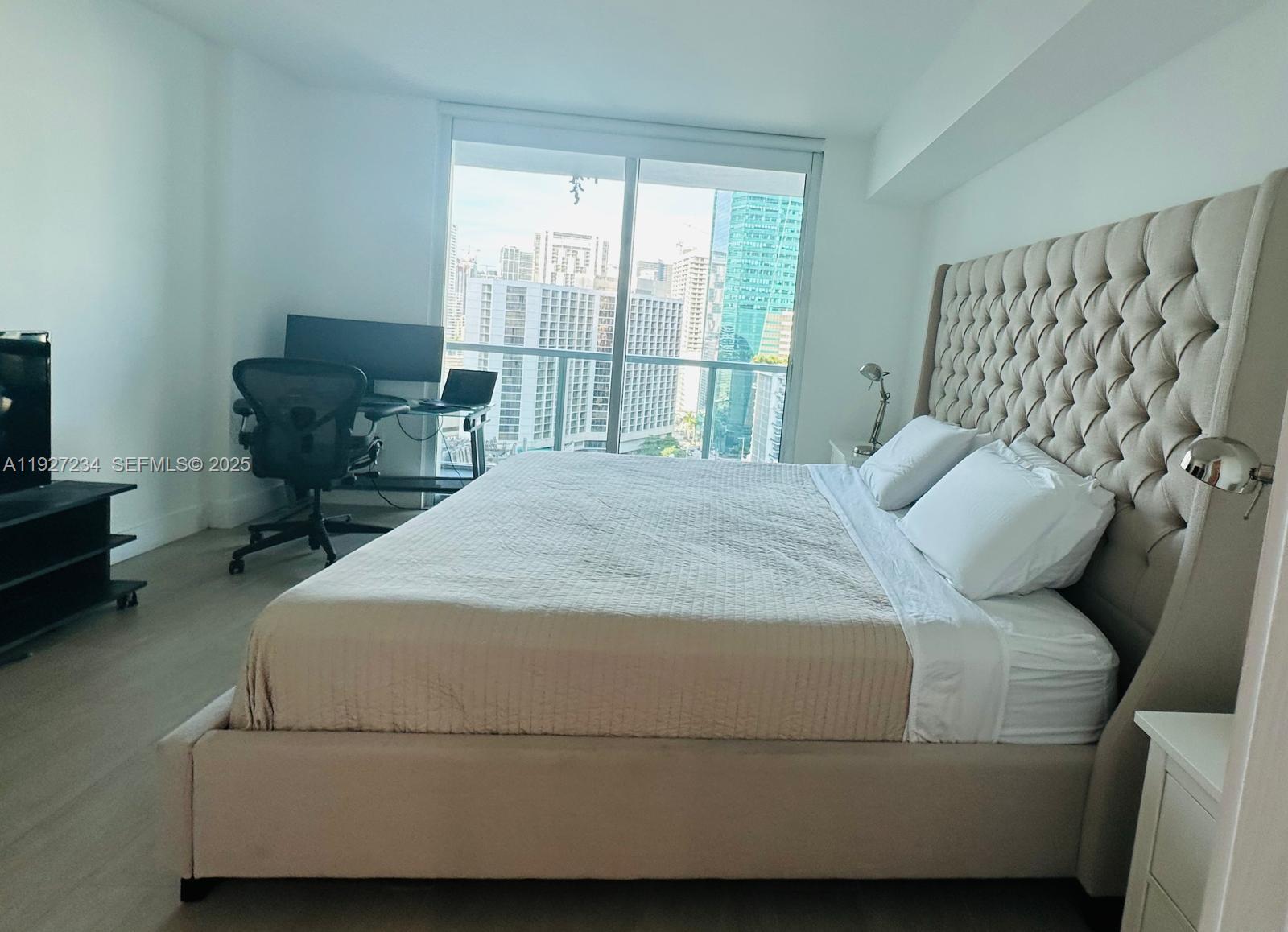 500 Brickell Ave # 2205