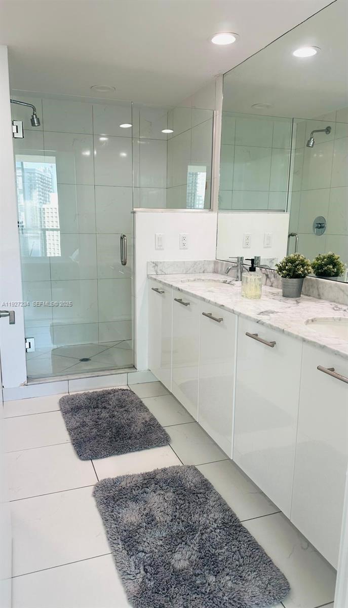 500 Brickell Ave # 2205