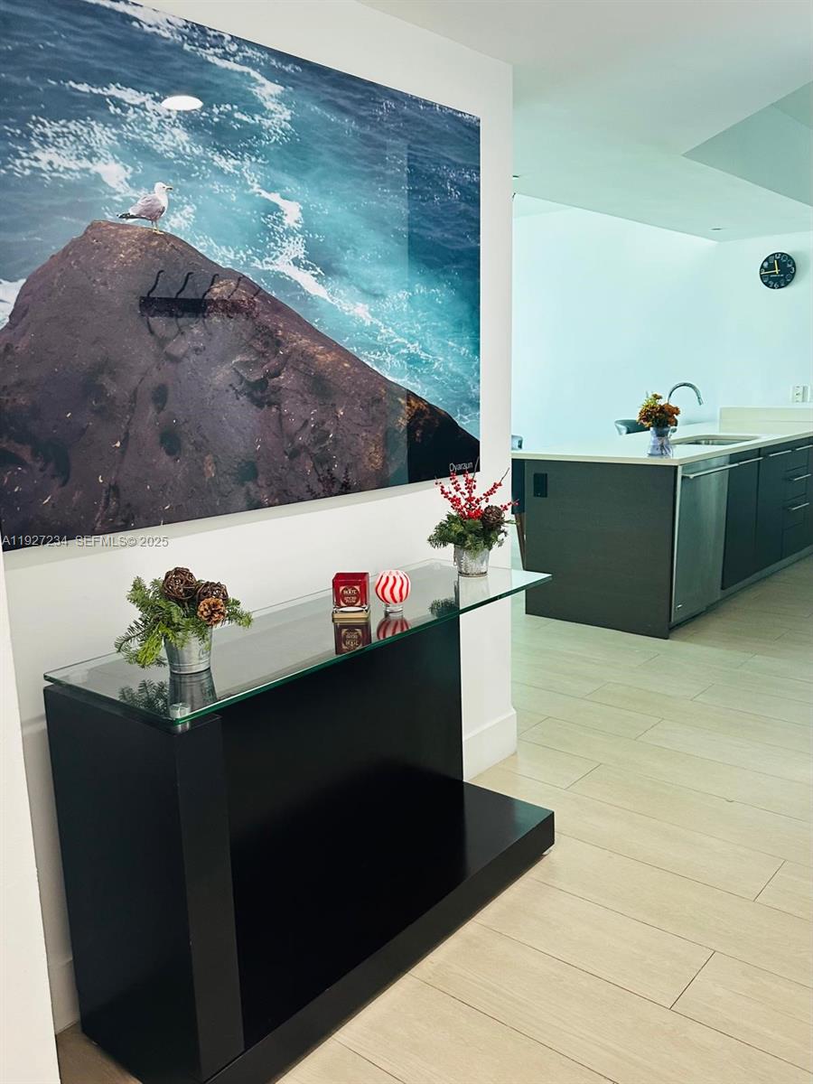 500 Brickell Ave # 2205