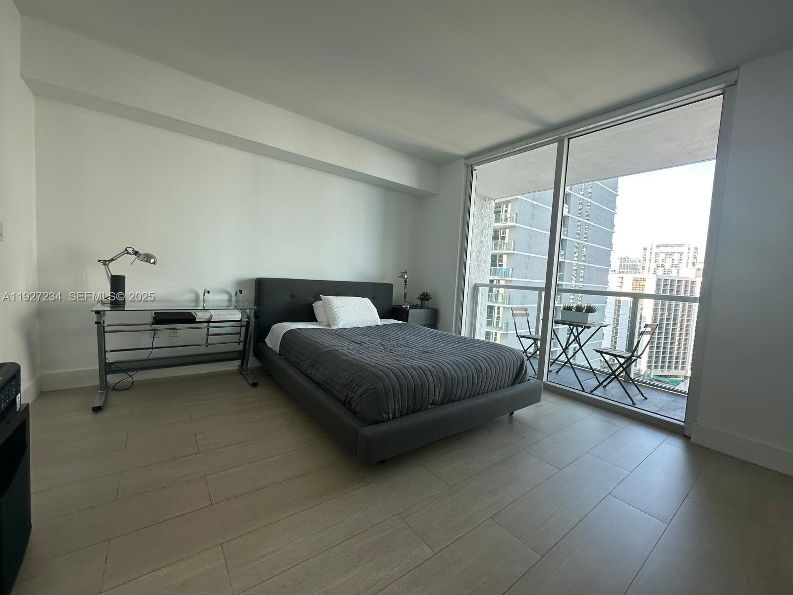 500 Brickell Ave # 2205