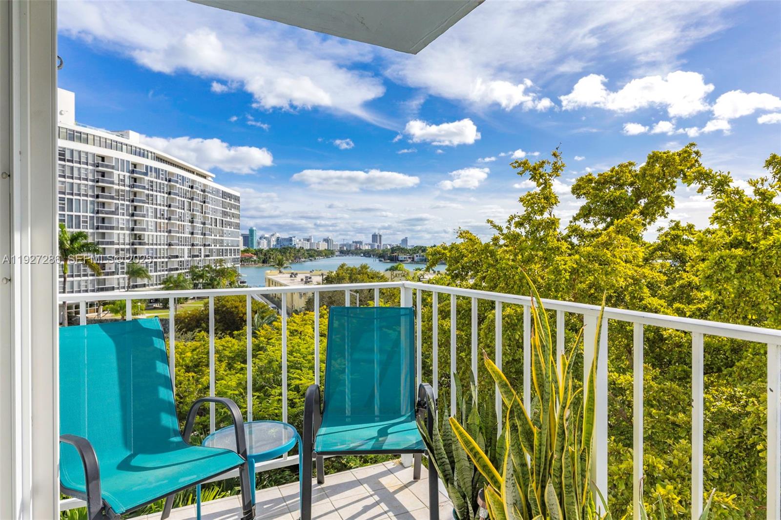 6900 Bay Dr # 5C
