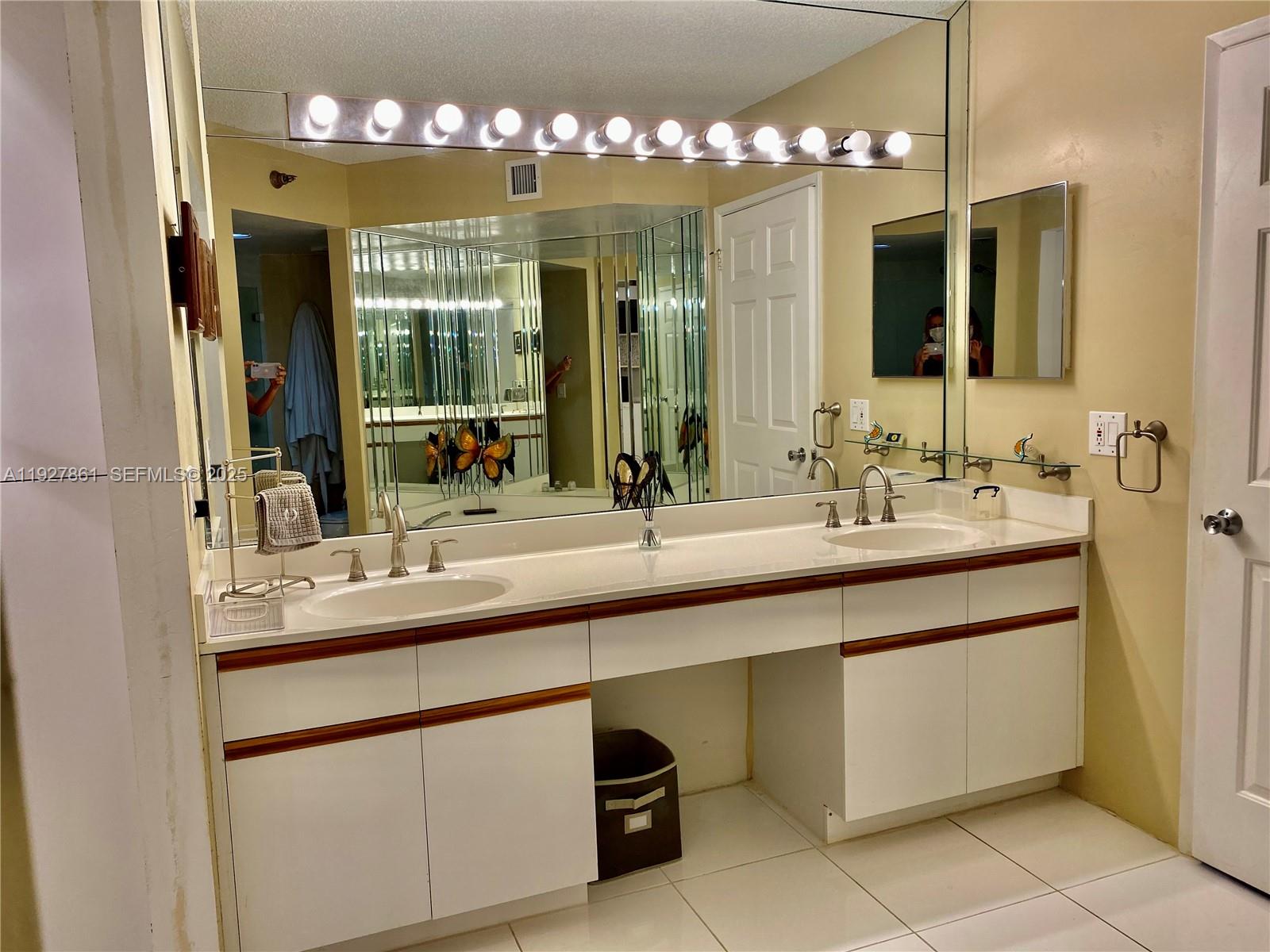 3400 NE 192nd St # 1712