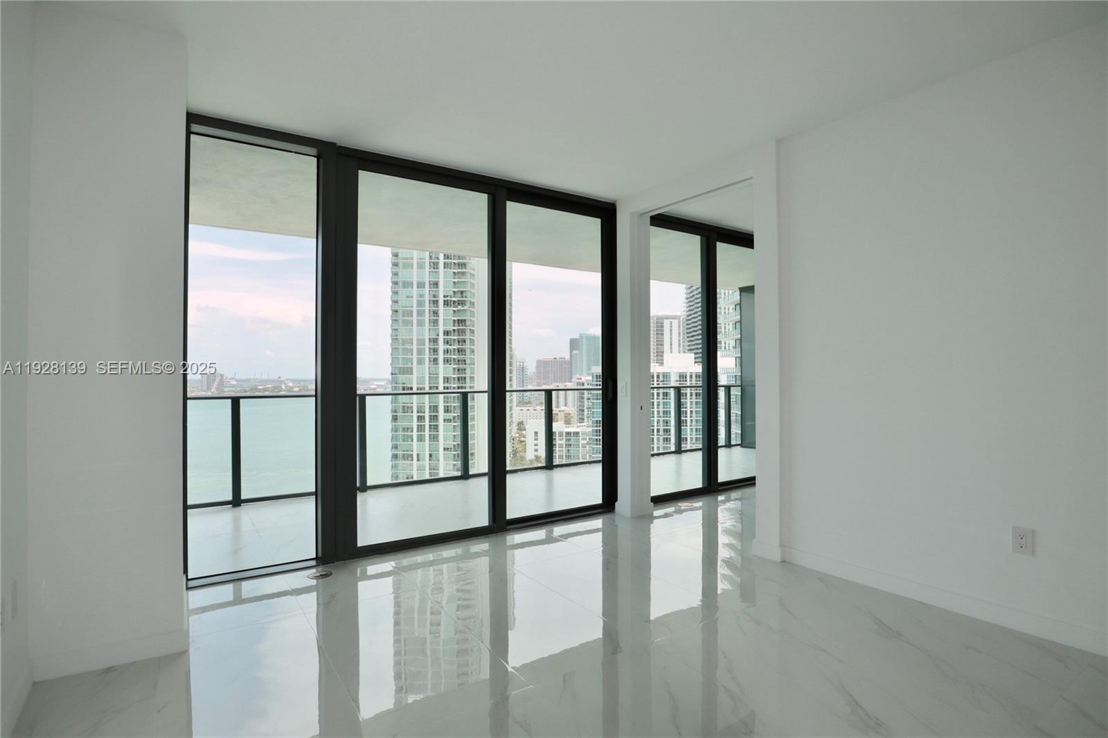 650 NE 32 # 1703