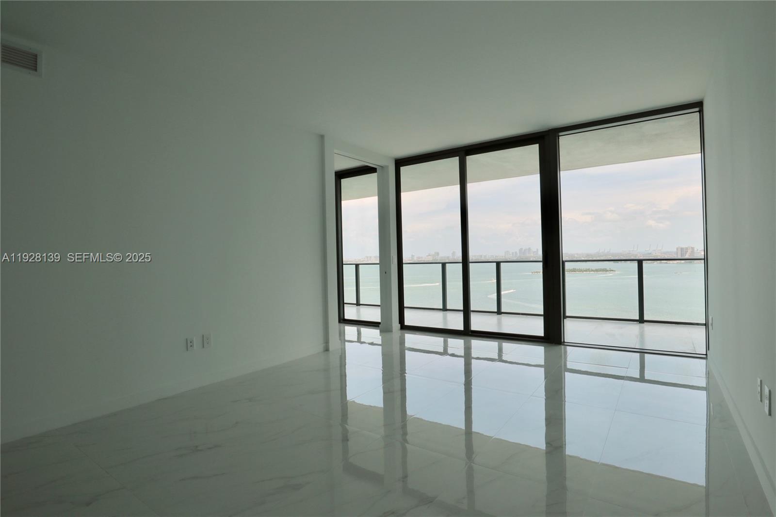 650 NE 32 # 1703