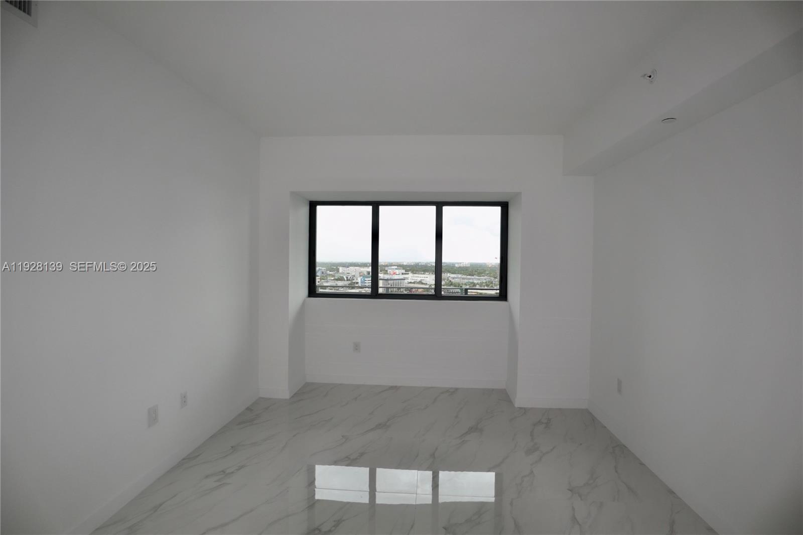650 NE 32 # 1703
