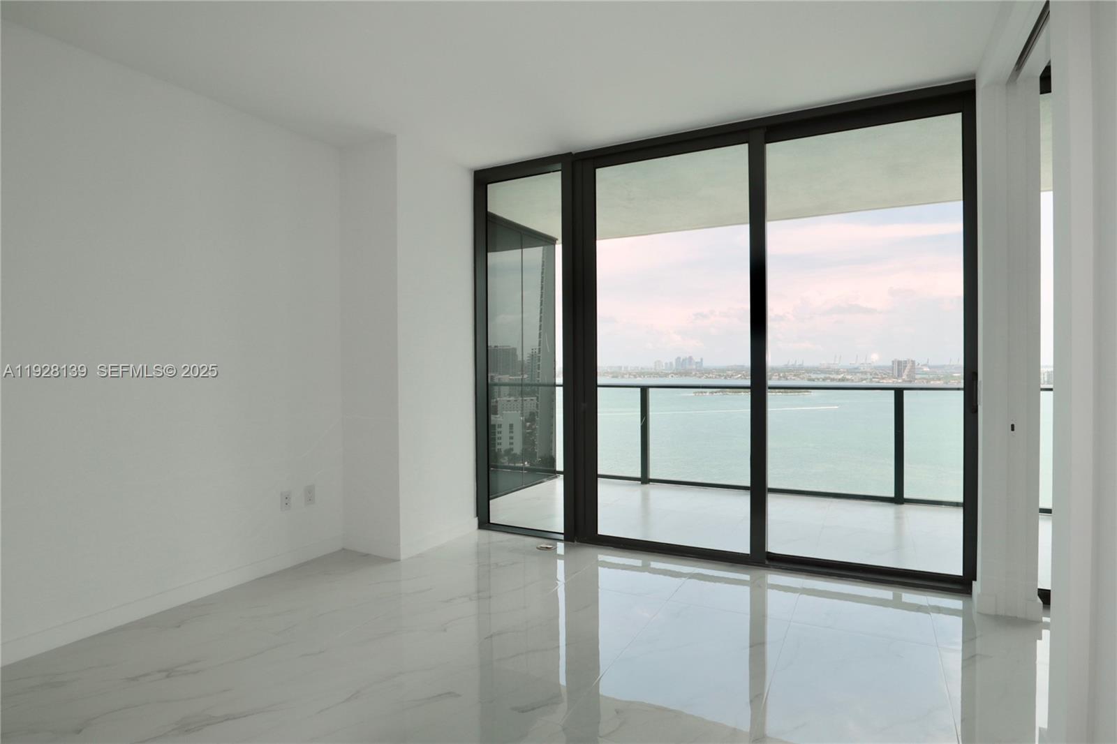 650 NE 32 # 1703