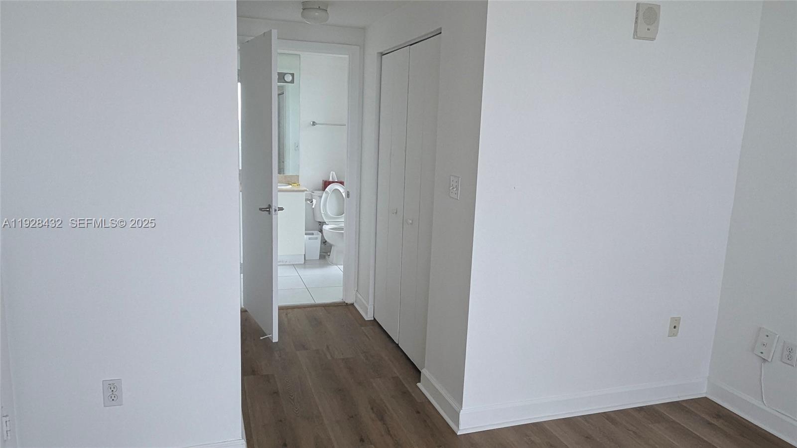 1401 SW 22nd St # 1405