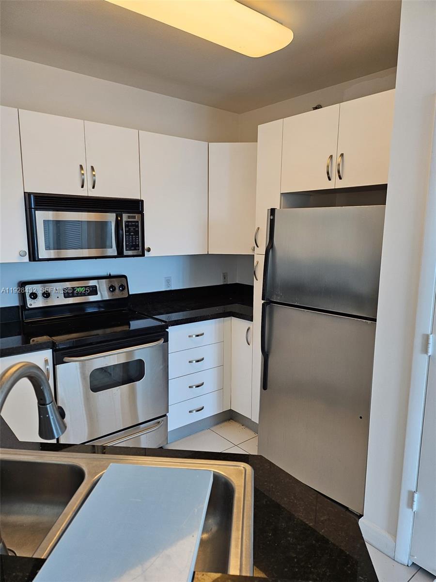 1401 SW 22nd St # 1405