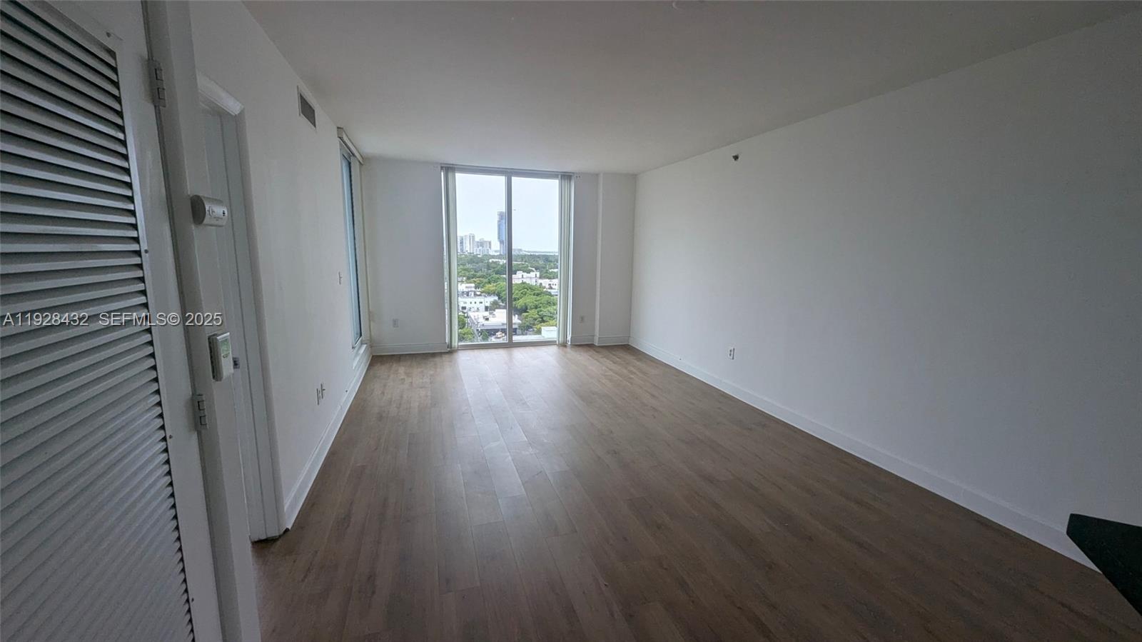 1401 SW 22nd St # 1405