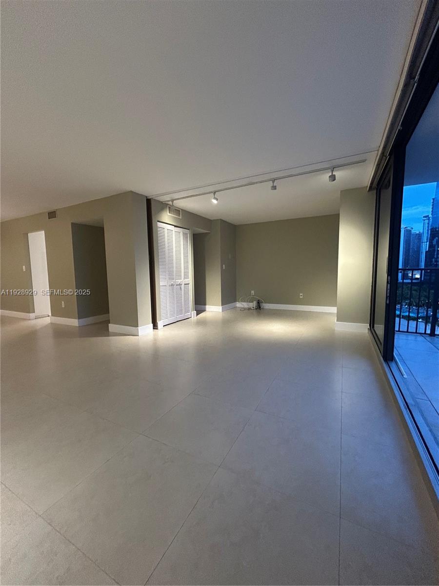 1450 Brickell Bay Dr # 1706