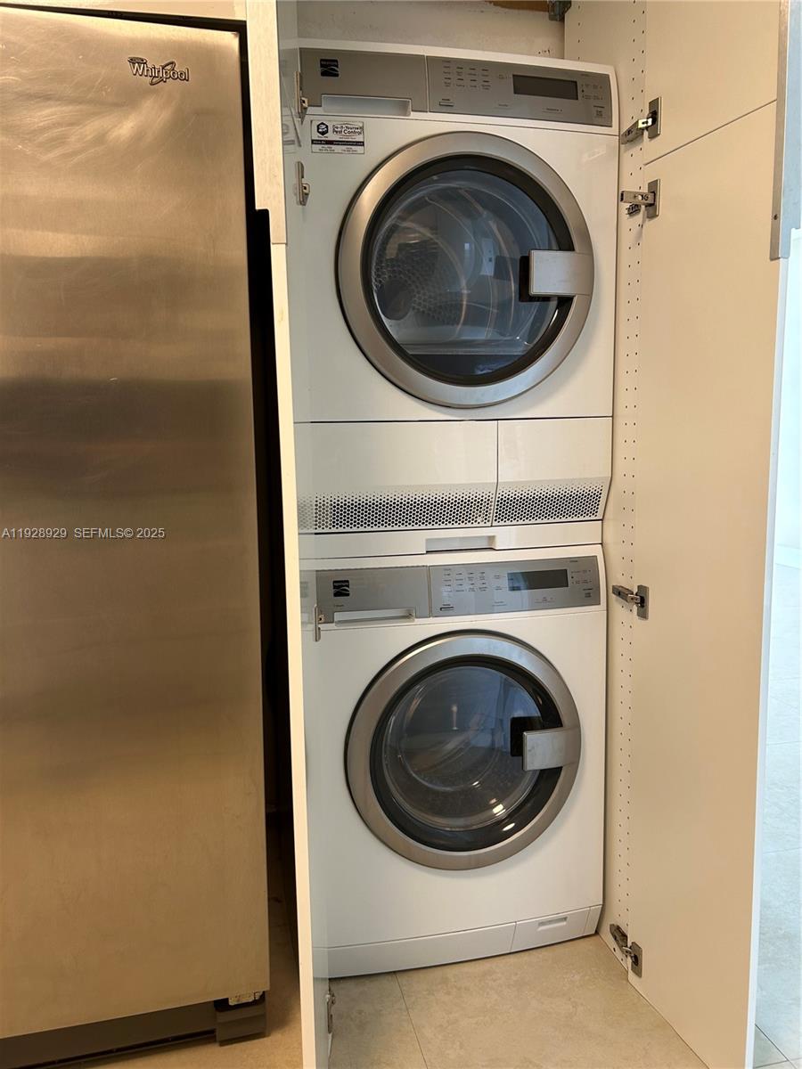 1450 Brickell Bay Dr # 1706