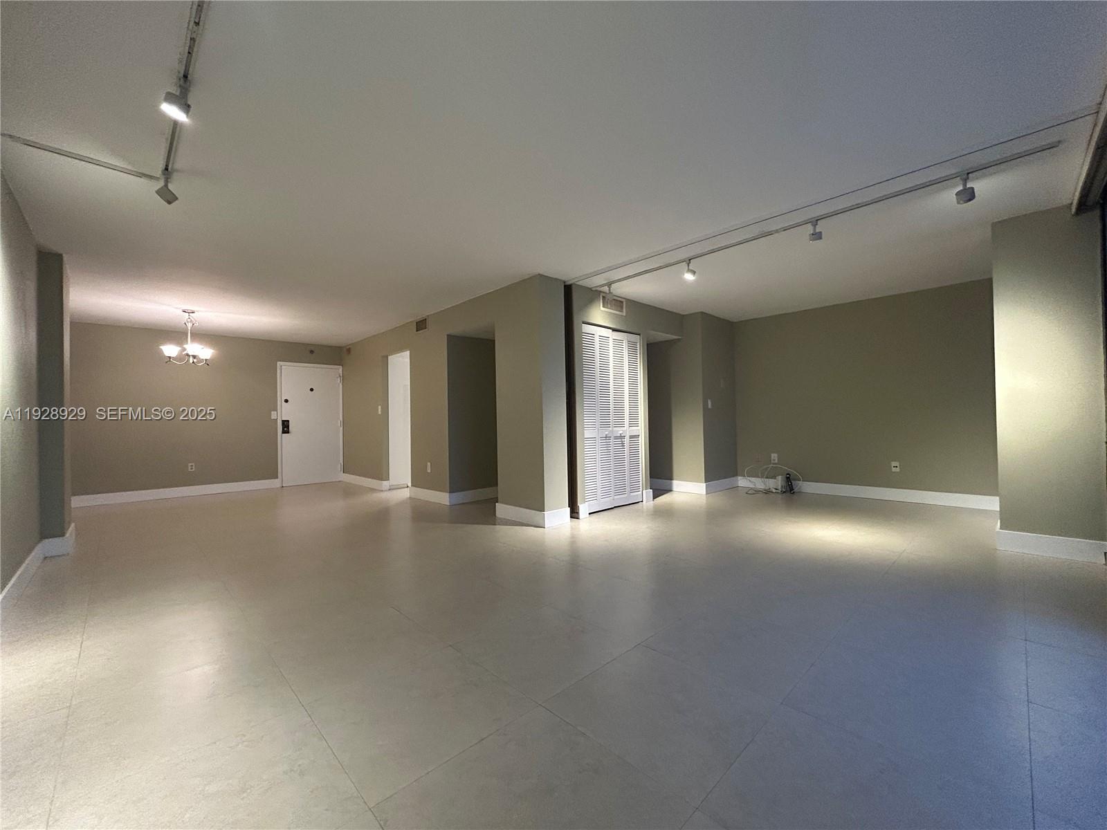 1450 Brickell Bay Dr # 1706