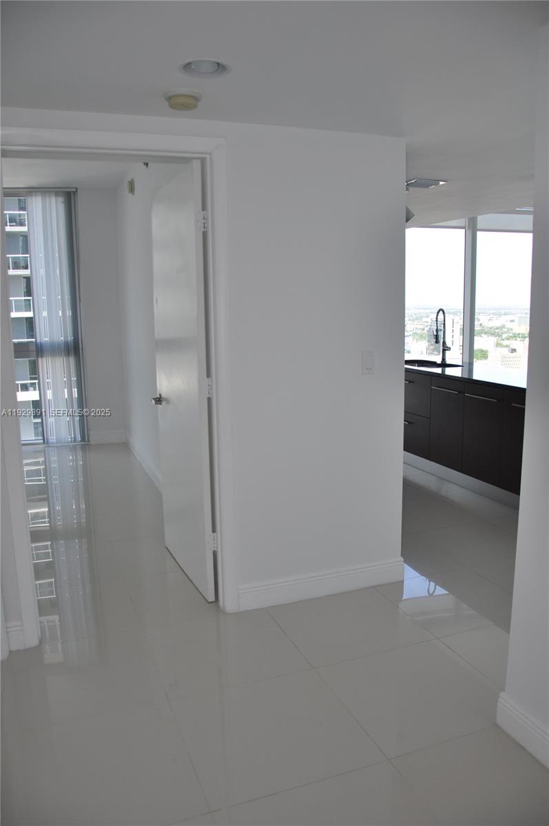 475 Brickell Ave # 4215