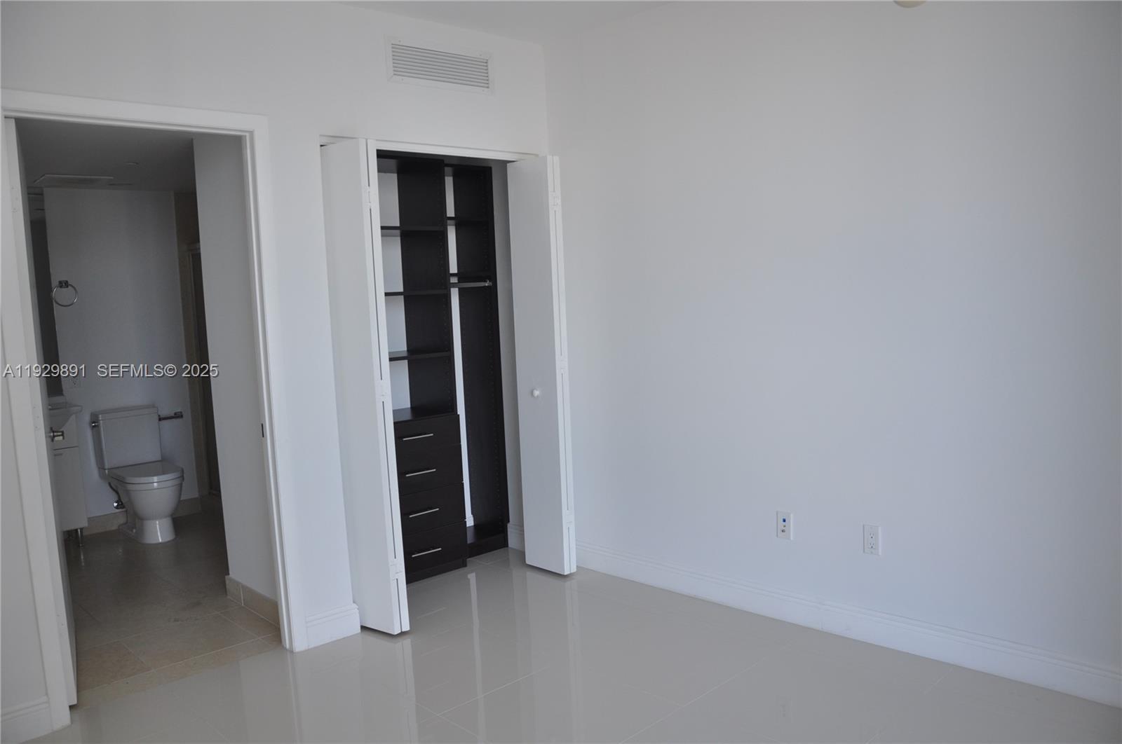 475 Brickell Ave # 4215