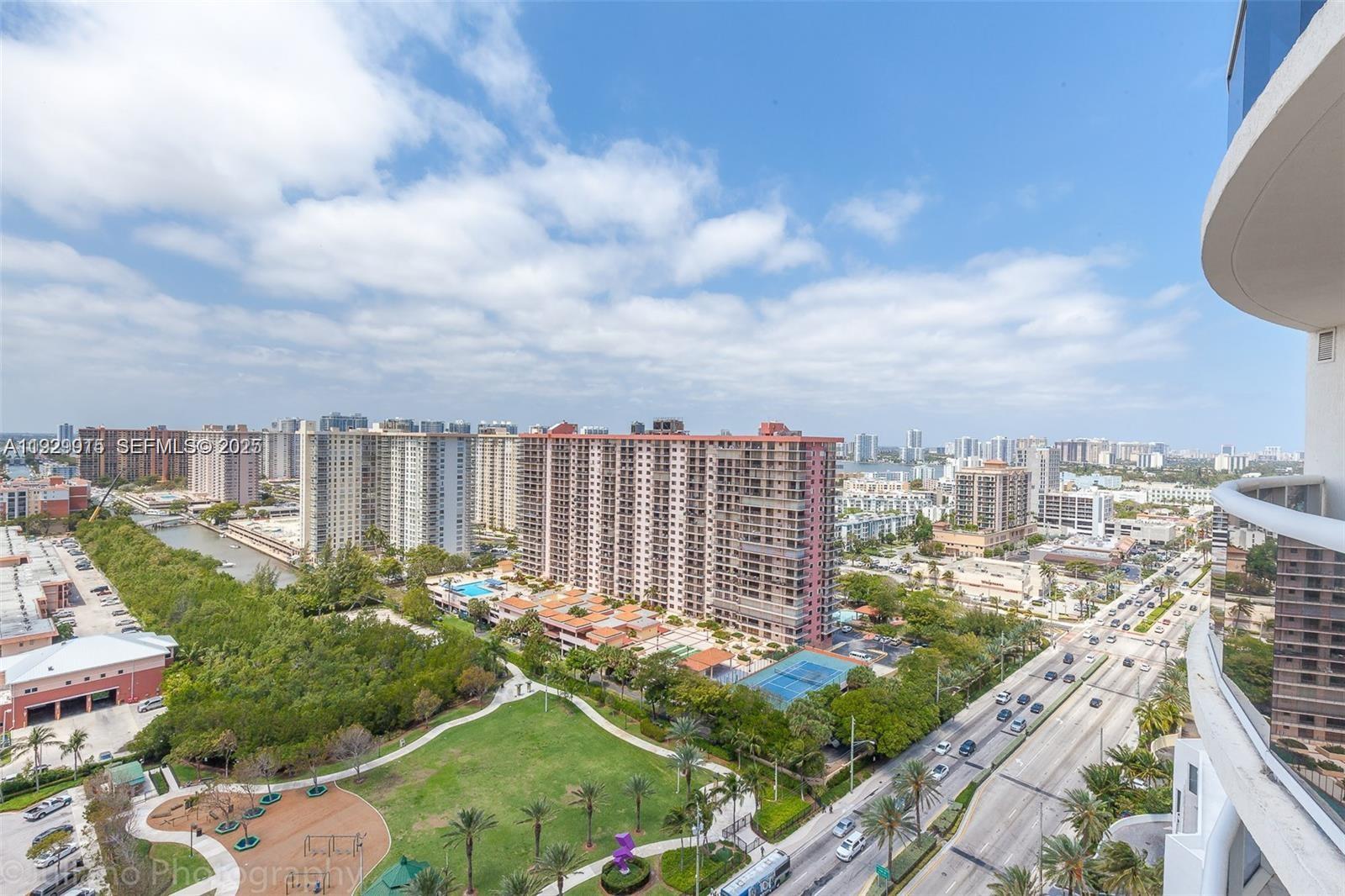 17201 Collins Ave # 2209