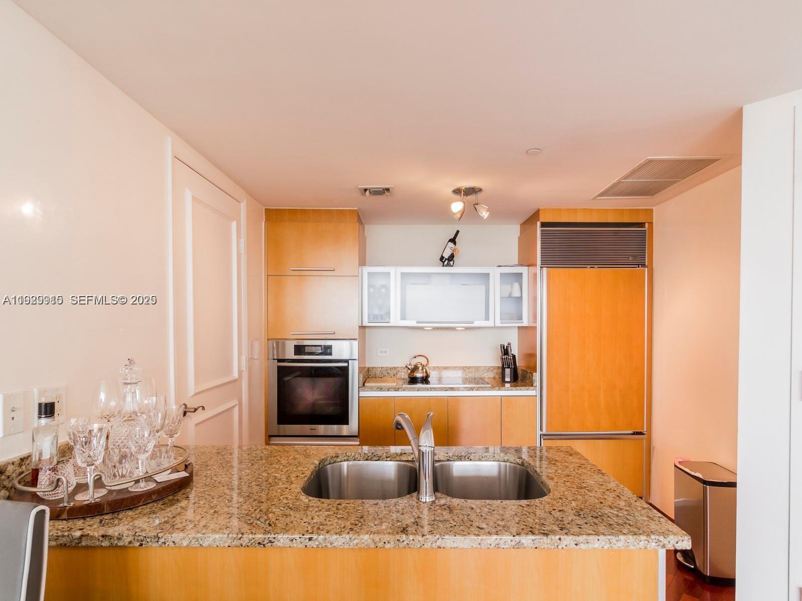 17201 Collins Ave # 2209