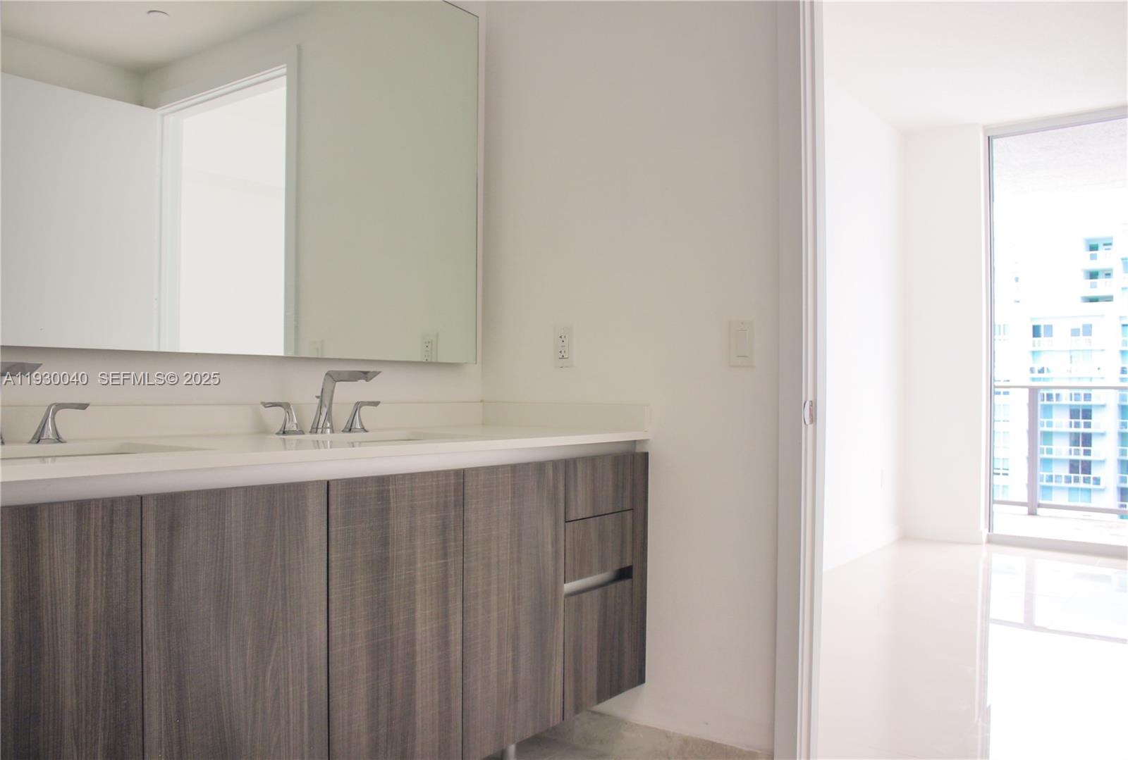 488 NE 18th St # 4609