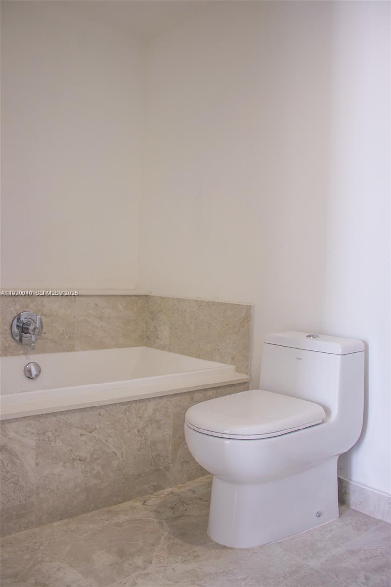 488 NE 18th St # 4609