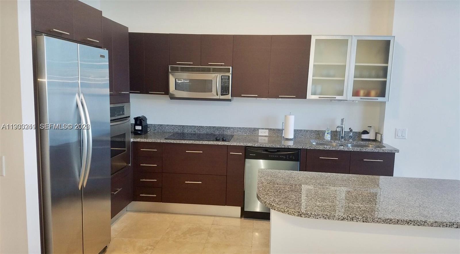 3029 NE 188th St # 303