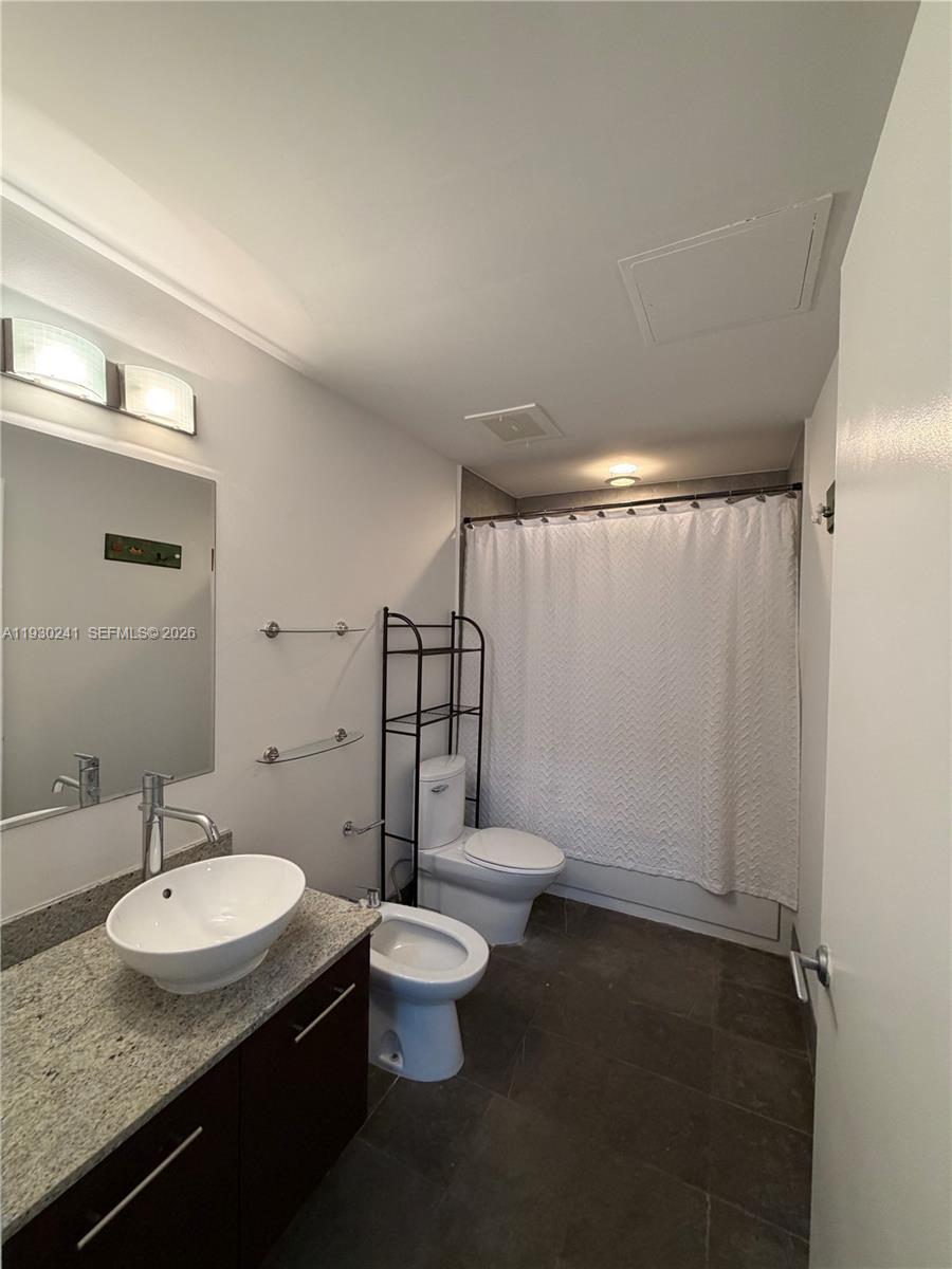 3029 NE 188th St # 303