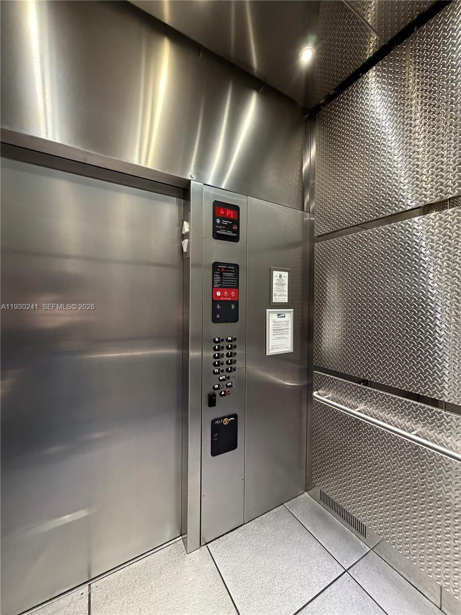 3029 NE 188th St # 303