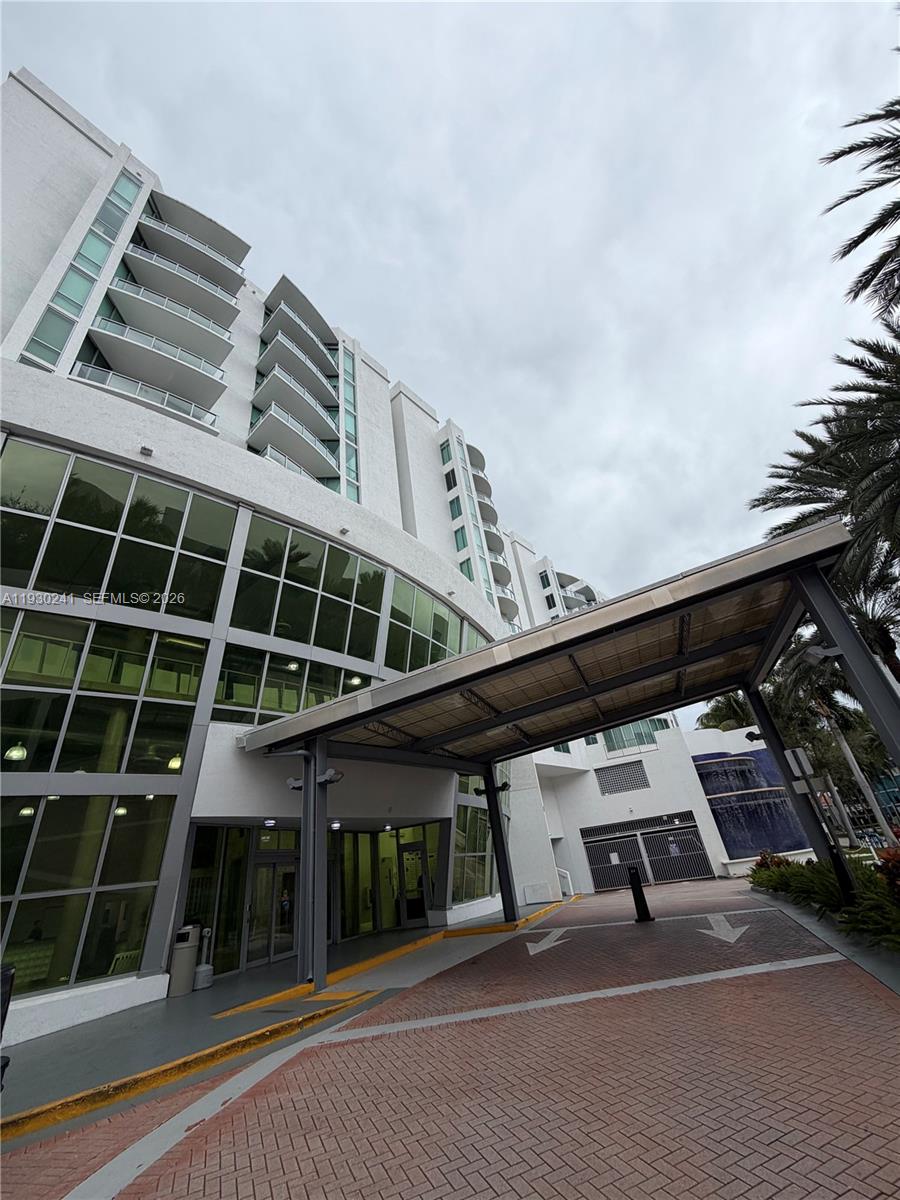 3029 NE 188th St # 303