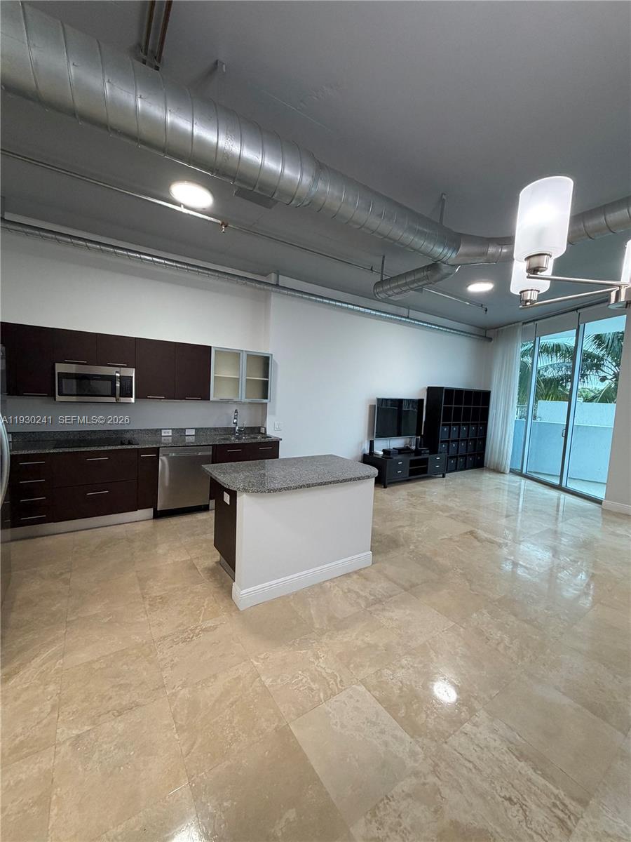 3029 NE 188th St # 303