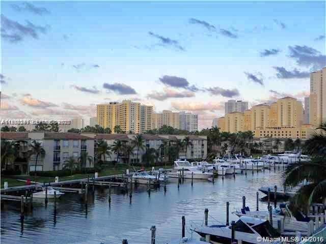 3029 NE 188th St # 303