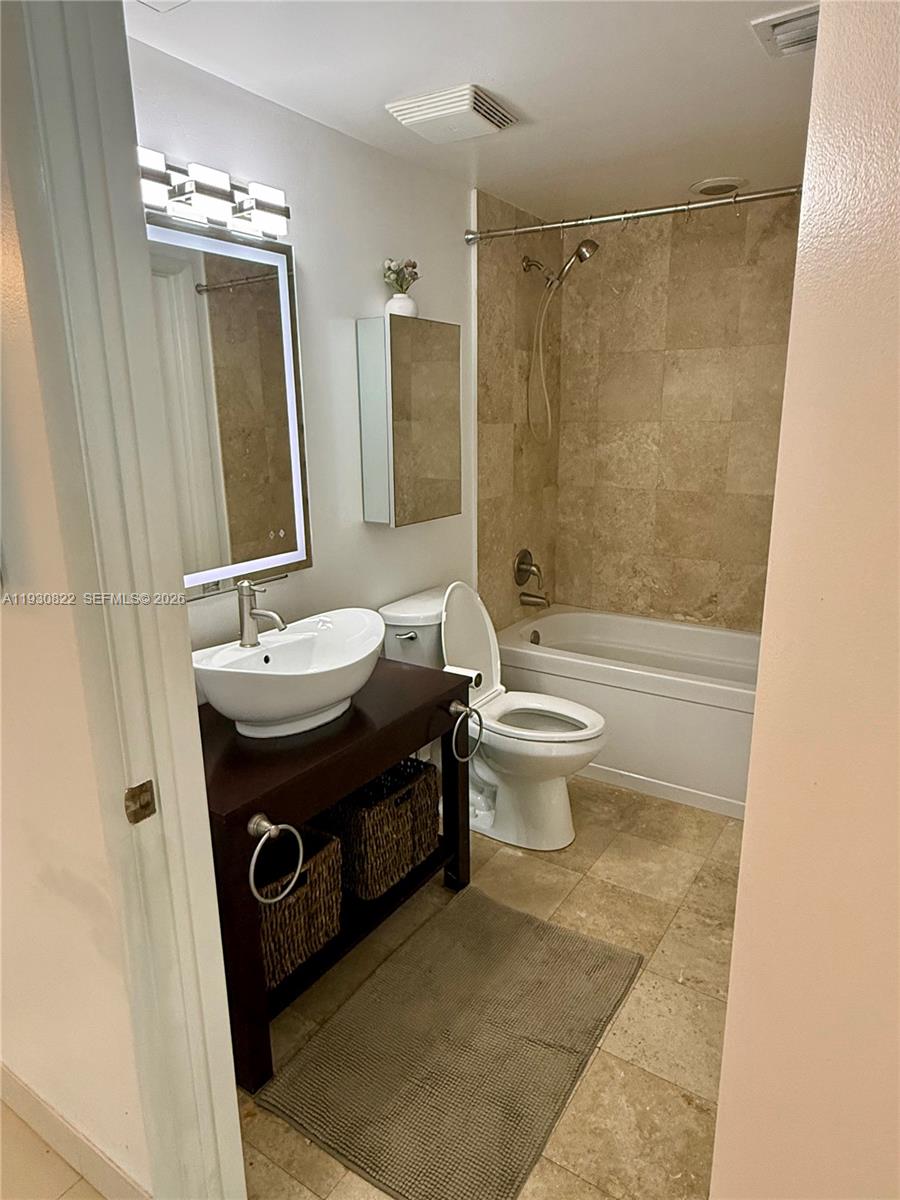 350 S Miami Ave Unit: 3907