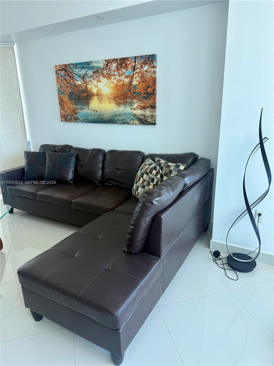 350 S Miami Ave Unit: 3907