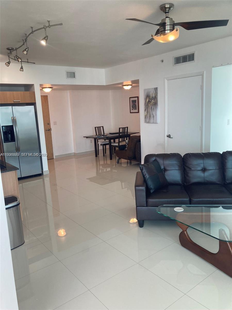 350 S Miami Ave Unit: 3907