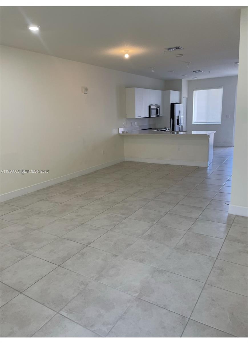 6455 NW 103rd Pl # 106