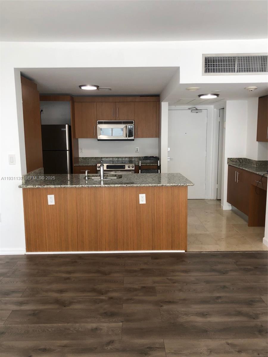 10275 Collins Ave # 715