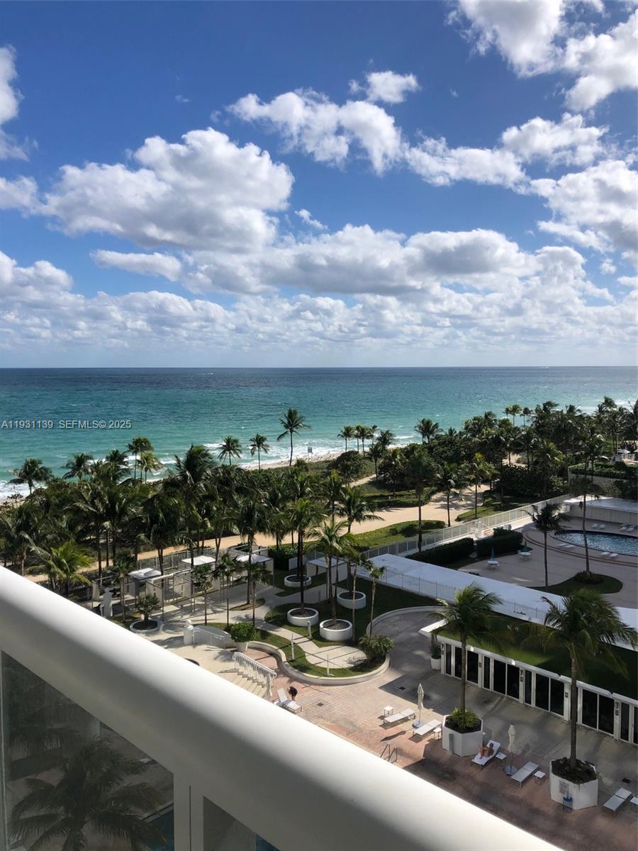 10275 Collins Ave # 715
